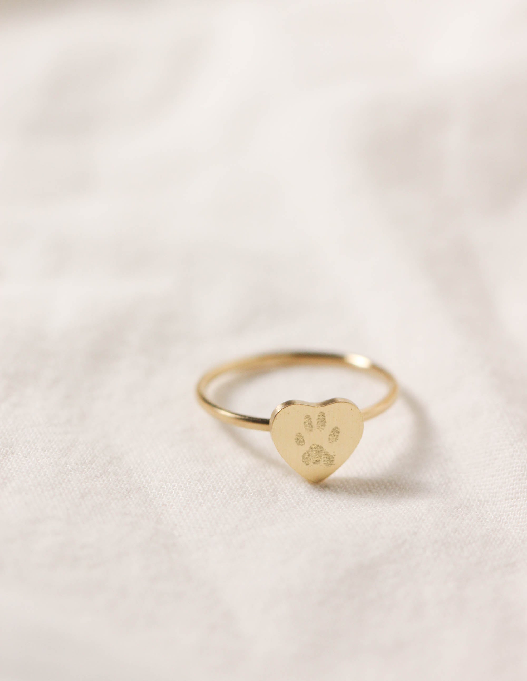 Paw print ring gold hotsell